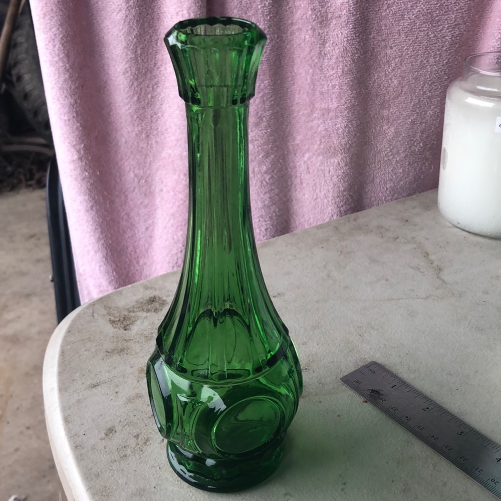 Bud vase
